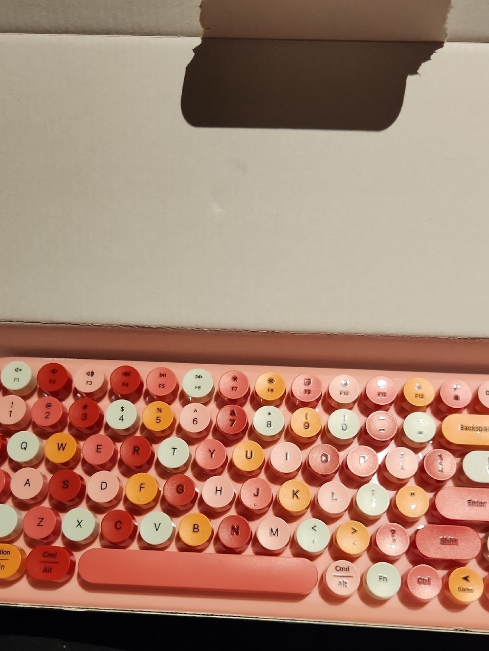 Stylish Retro Round-Key Wireless Keyboard - Pink Multi. No Mousse.